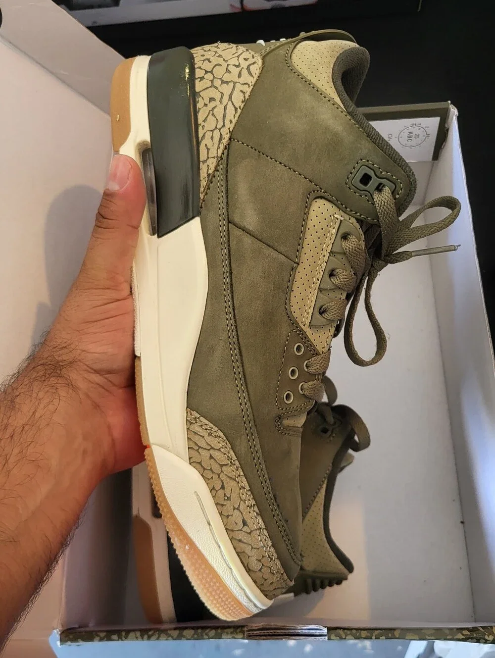 Jordan Men's Olive/Tan Retro Sneakers